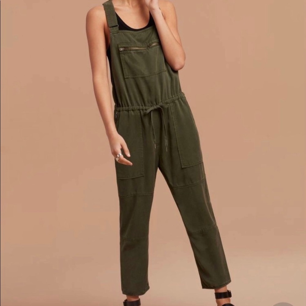 WILFRED FREE/Aritzia green crop overalls S